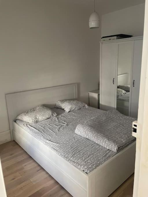 شقة Paris 8Th, Bright, Very Good Location المظهر الخارجي الصورة